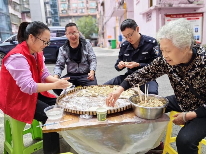 西苑社區(qū)組織開展新時(shí)代文明實(shí)踐系列活動(dòng)，豐富居民精神文化生活_副本.jpg