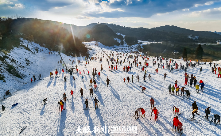 玉舍雪山滑雪場.png